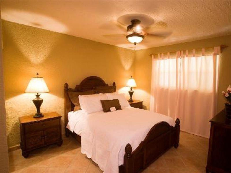 Clarion Suites Roatan At Pineapple Villas French Harbour Kültér fotó