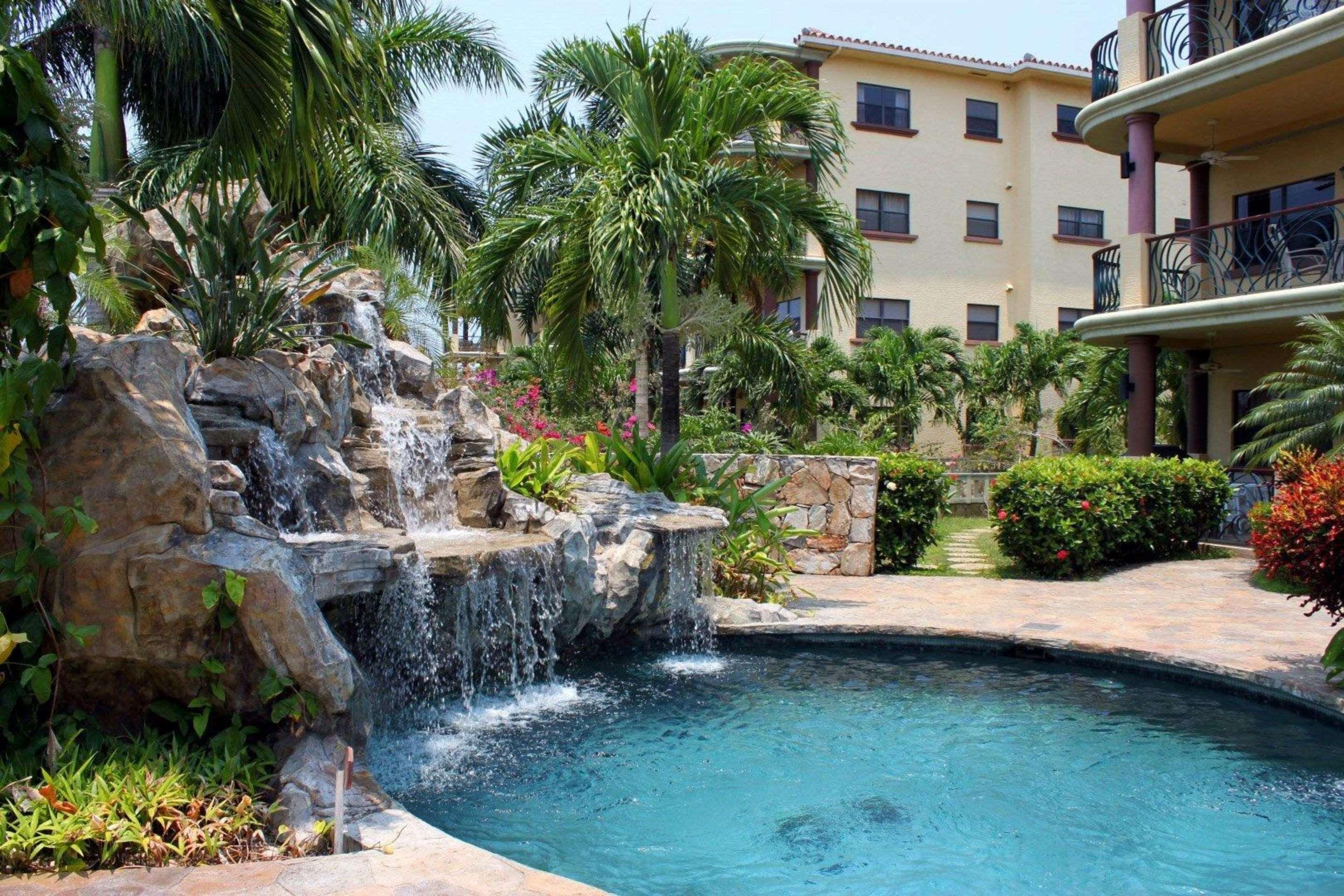 Clarion Suites Roatan At Pineapple Villas French Harbour Kültér fotó