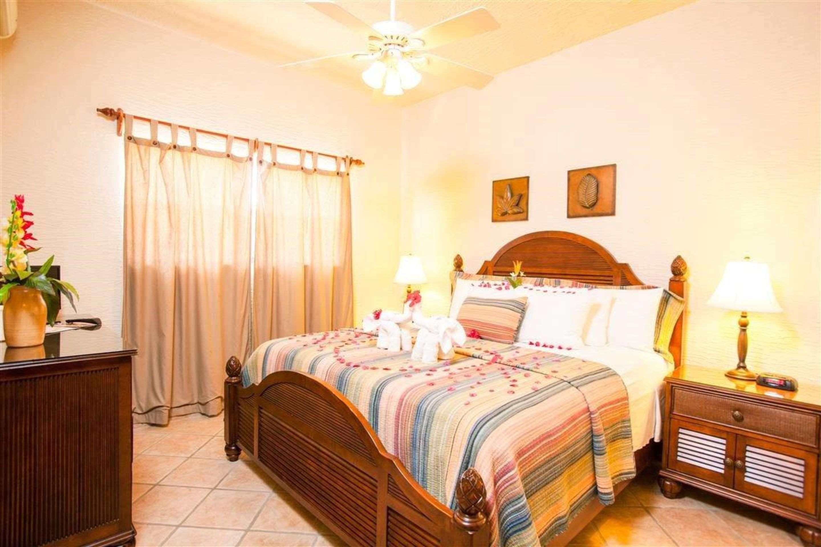 Clarion Suites Roatan At Pineapple Villas French Harbour Kültér fotó